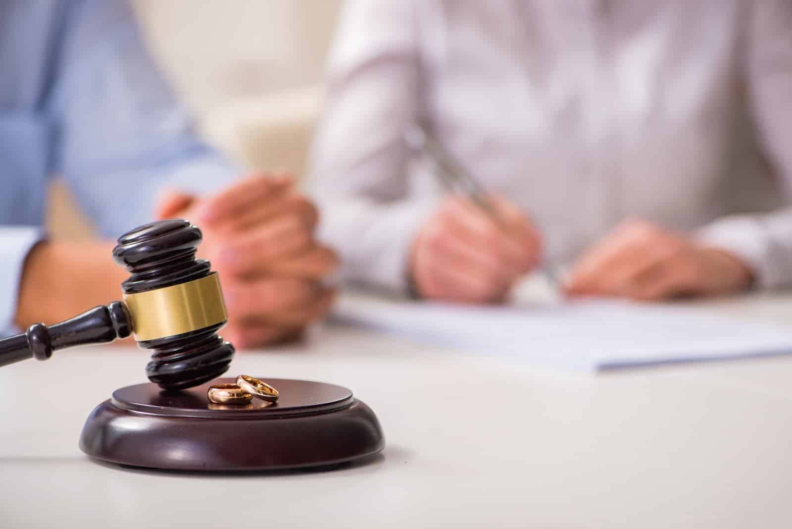 Divorce law discount