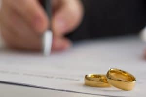 How Federal Layoffs Could Affect Your Divorce Negotiation